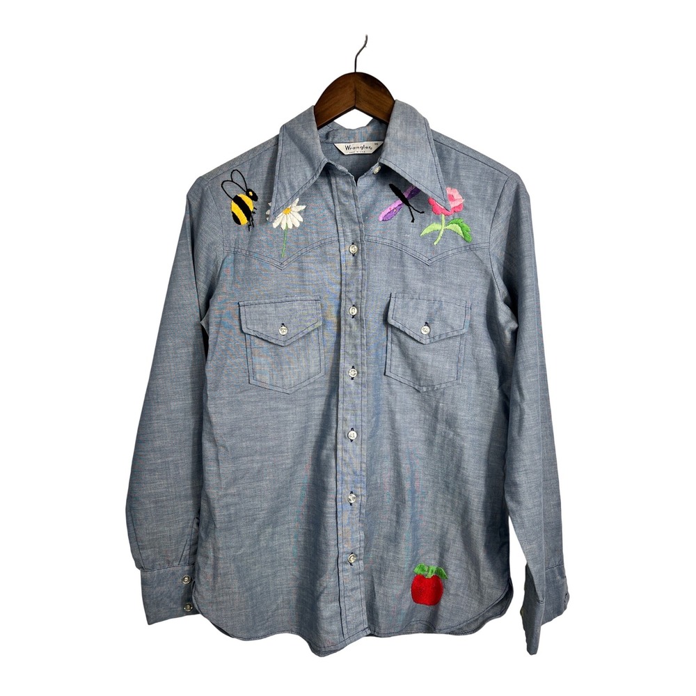 Vintage Wrangler Women Blue Chambray Embroidered Western Pearl Snap Shirt 36 M - Picture 1 of 8